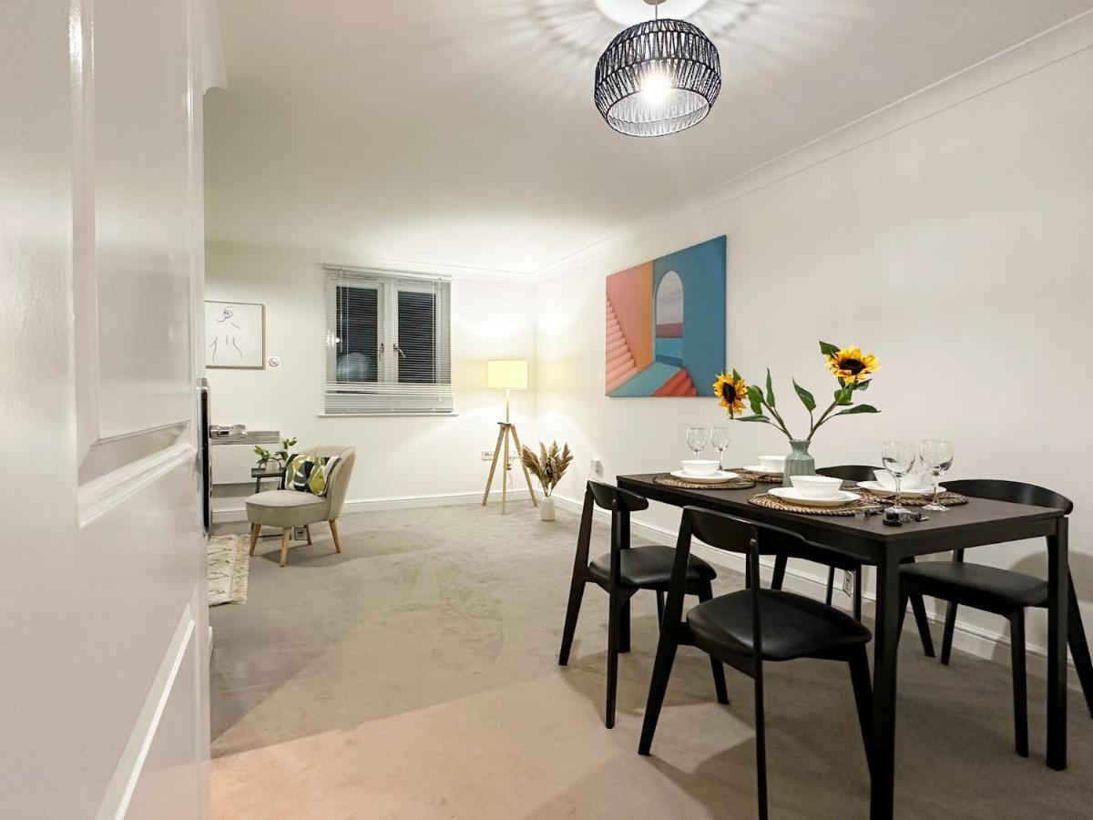 Luxury 2 Bedroom City Centre Apartment - Secure Parking - Amazing Location! Canterbury Ngoại thất bức ảnh