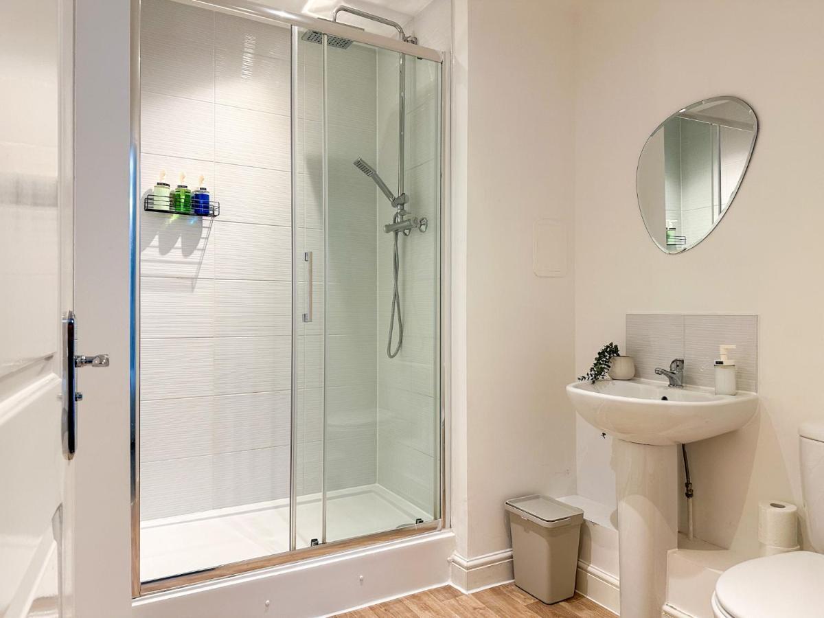 Luxury 2 Bedroom City Centre Apartment - Secure Parking - Amazing Location! Canterbury Ngoại thất bức ảnh