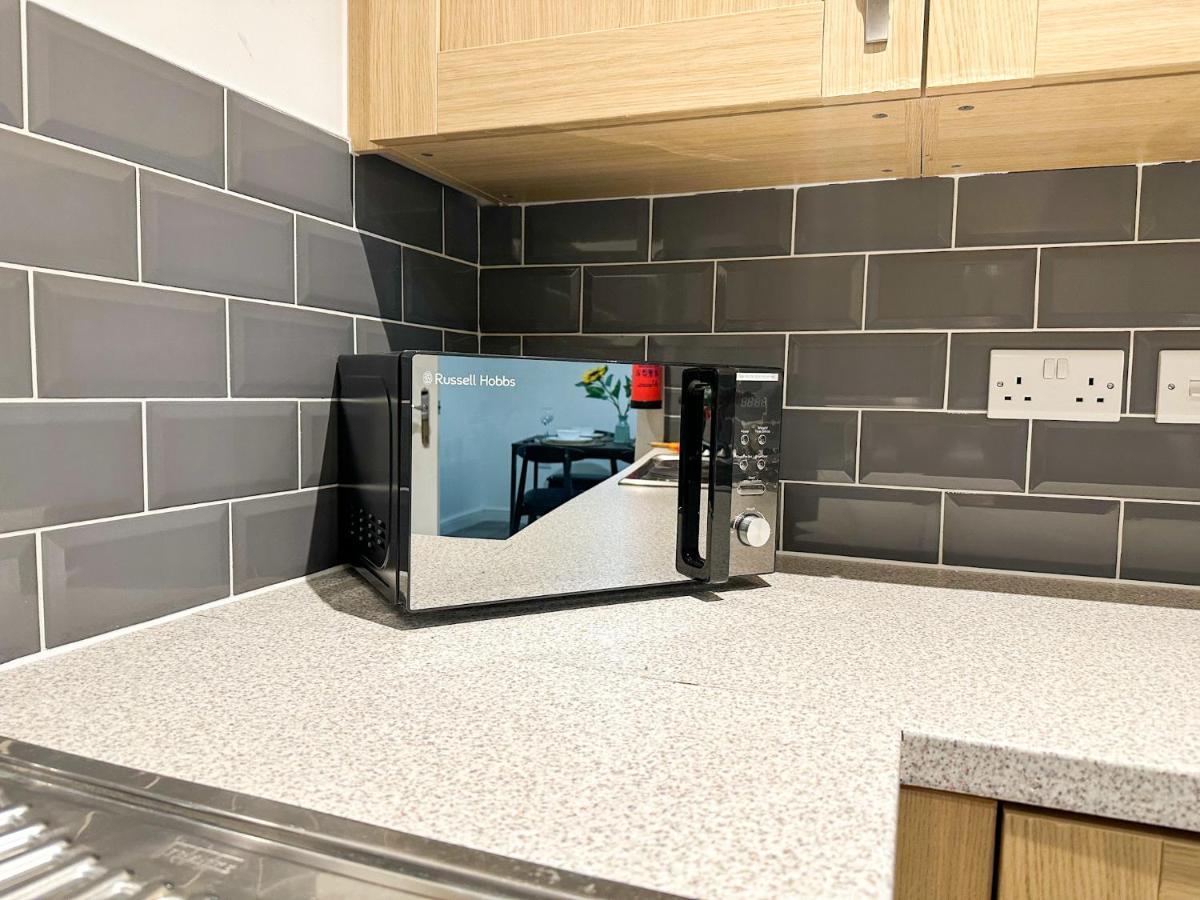 Luxury 2 Bedroom City Centre Apartment - Secure Parking - Amazing Location! Canterbury Ngoại thất bức ảnh
