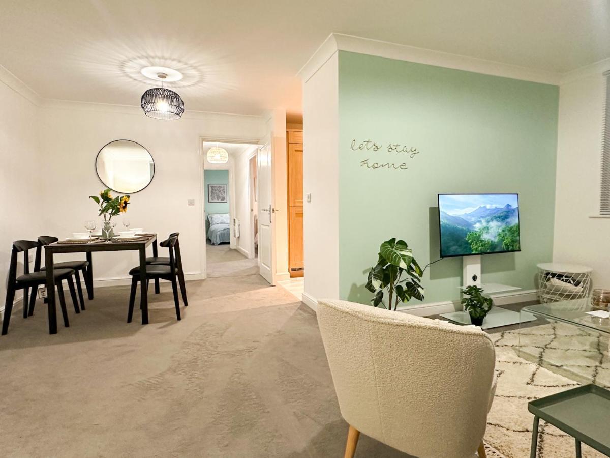 Luxury 2 Bedroom City Centre Apartment - Secure Parking - Amazing Location! Canterbury Ngoại thất bức ảnh