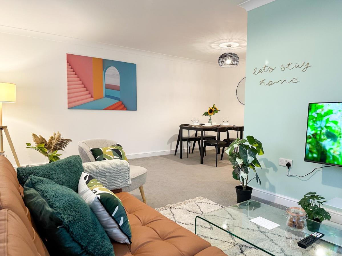 Luxury 2 Bedroom City Centre Apartment - Secure Parking - Amazing Location! Canterbury Ngoại thất bức ảnh