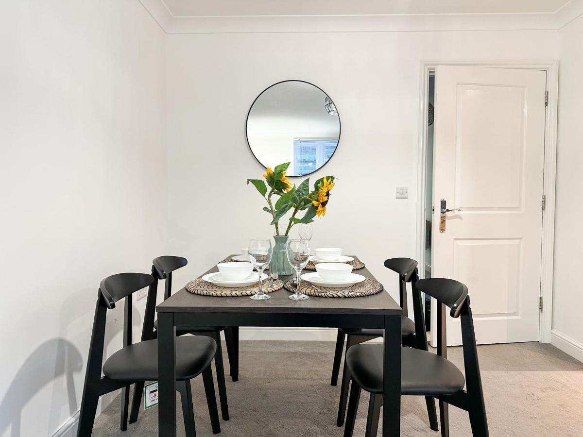 Luxury 2 Bedroom City Centre Apartment - Secure Parking - Amazing Location! Canterbury Ngoại thất bức ảnh