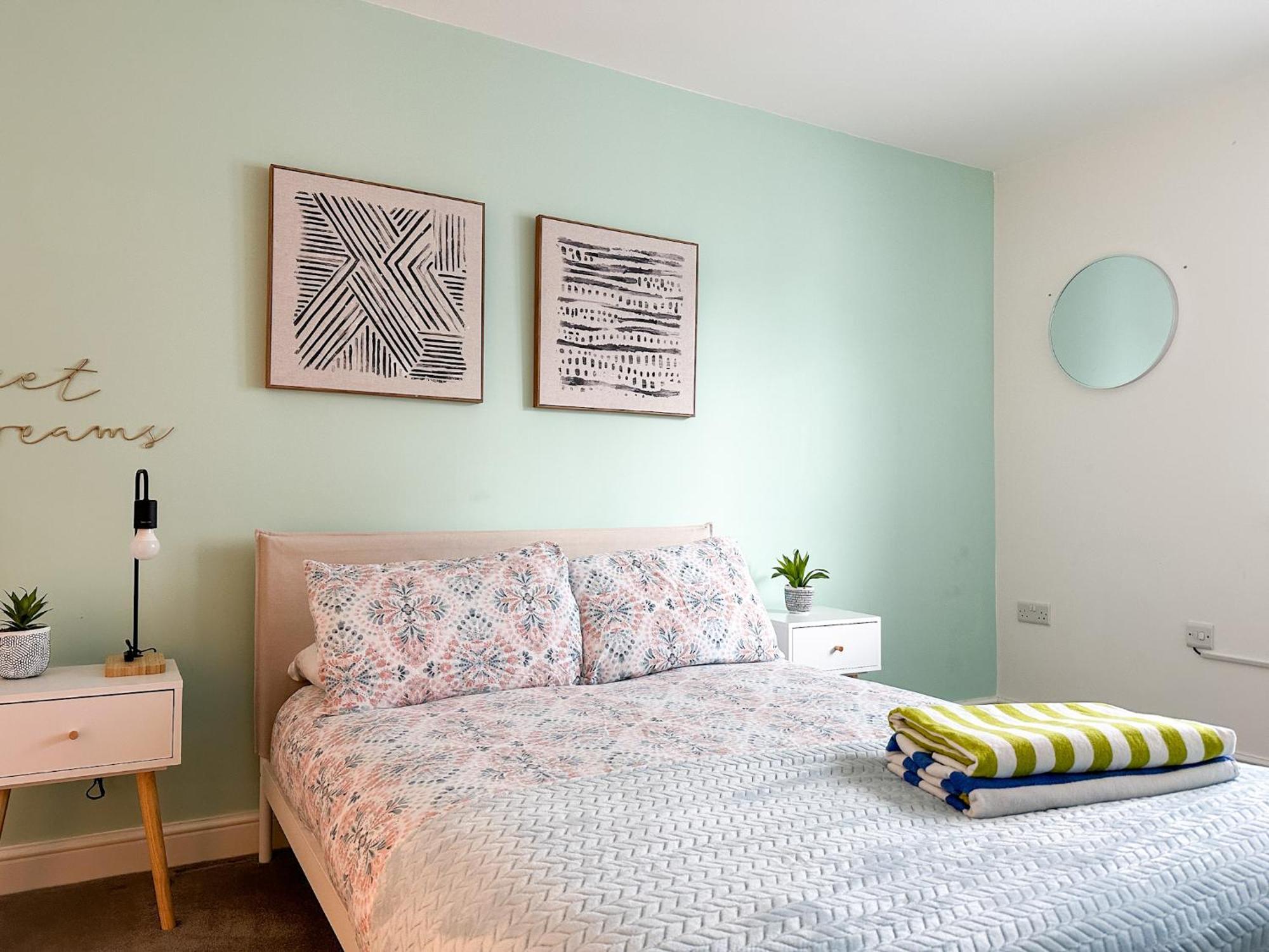 Luxury 2 Bedroom City Centre Apartment - Secure Parking - Amazing Location! Canterbury Ngoại thất bức ảnh